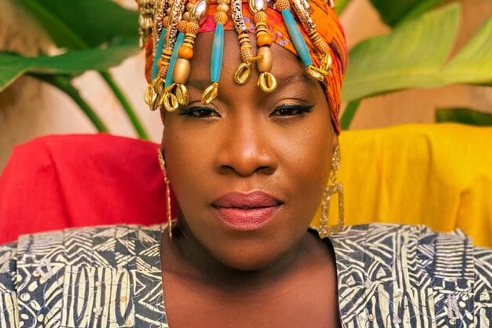 queen-omega-bigartist